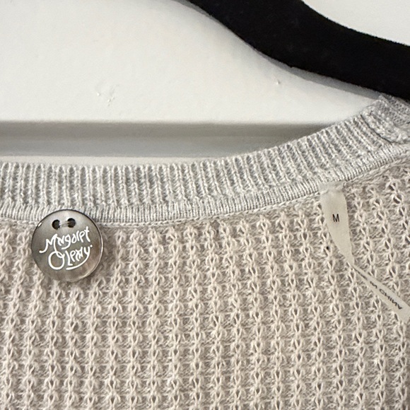 Margaret O'Leary Shirttail Waffle Vneck - Picture 3 of 7